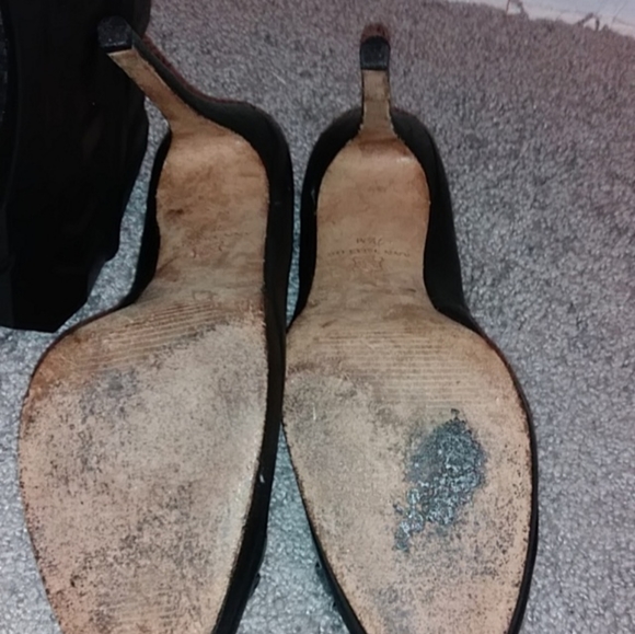 Ann Taylor Ruffle Leather Heels 7.5 - Picture 2 of 4